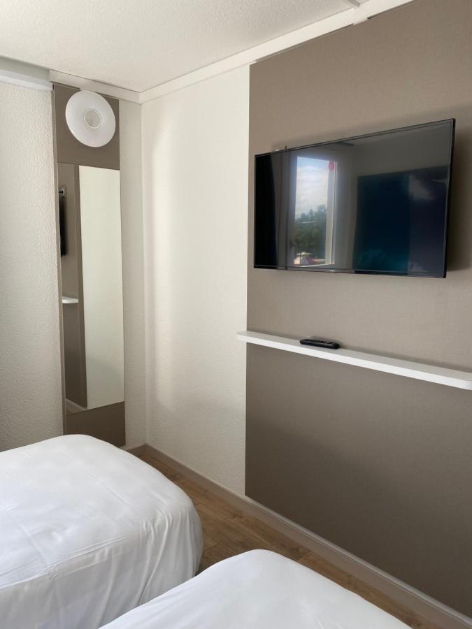 Hotel Kyriad Direct - Les Valence 2*