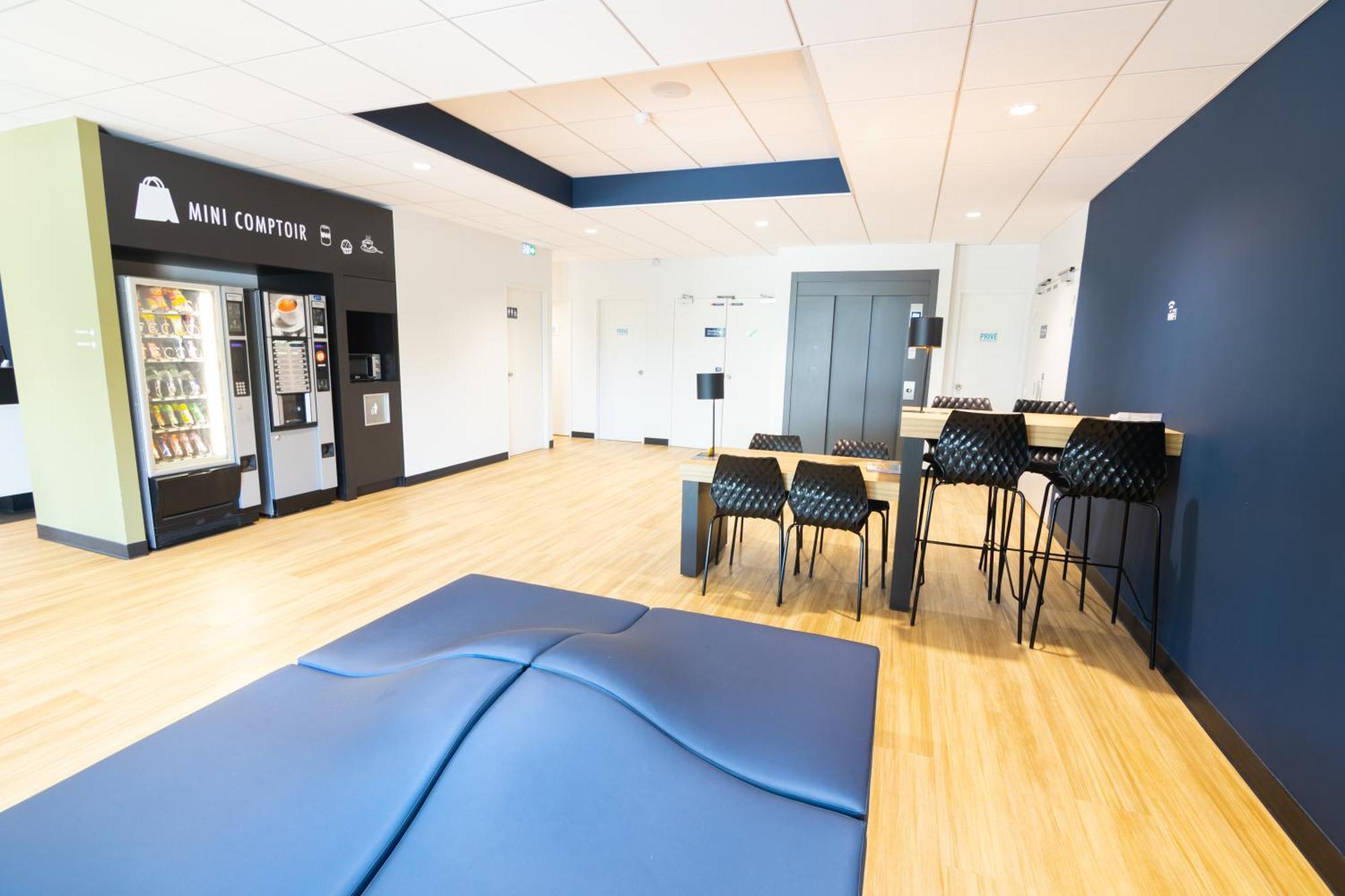 Kyriad Direct - Les Valence Hotel